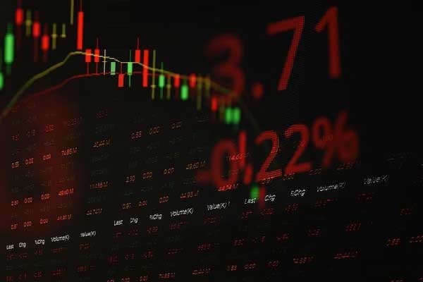 闫瑞祥:黄金四小时支撑上维持多，欧美多重阻力压制